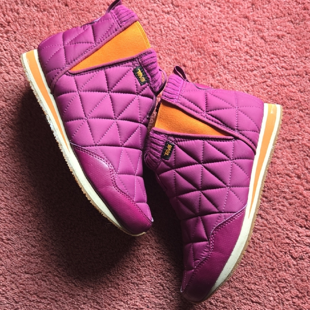 Teva Women's ReEmber Quilted Purple and Orange Boots